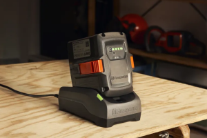 Tronçonneuse HUSQVARNA batterie 240 i 36 cm., avec BLi30 et 40-C80