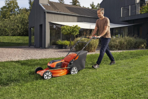 Tondeuse HUSQVARNA batterie LC 142i (incl. 40-C80 en 40-B140)