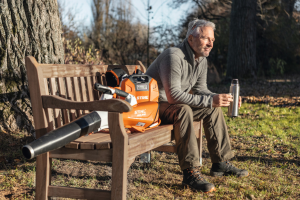 Souffleur STIHL batterie AP BGA 200 avec système porteur