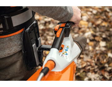 Souffleur STIHL batterie AP BGA 200 avec système porteur