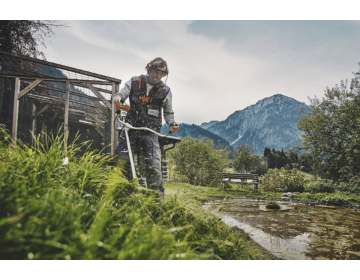 Débroussailleuse STIHL 2T FS 131,GrassCut 230-2