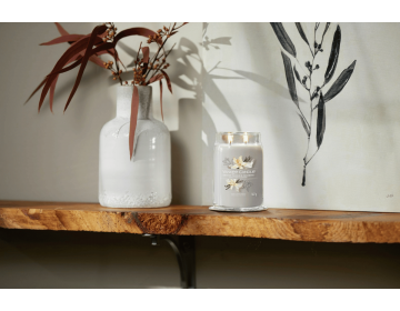 Smoked Vanilla & Cashmere Signature Large Jar