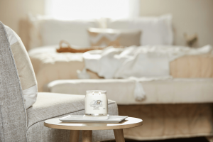 Soft Blanket Signature Medium Jar